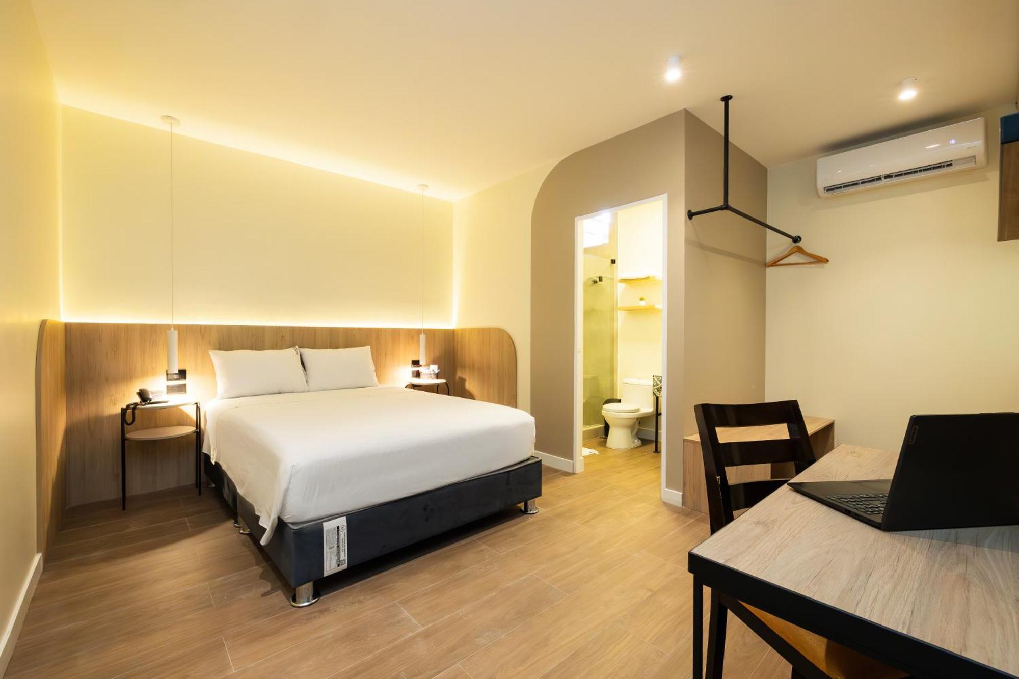 Hotel Solec 3*